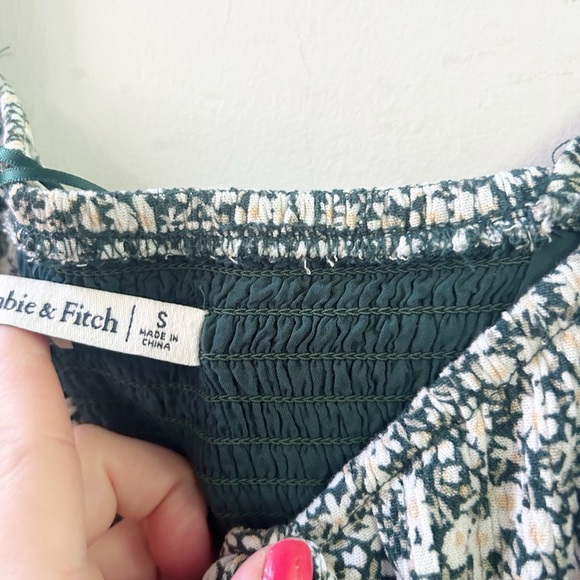 Abercrombie green floral blouse small - Picture 3 of 4